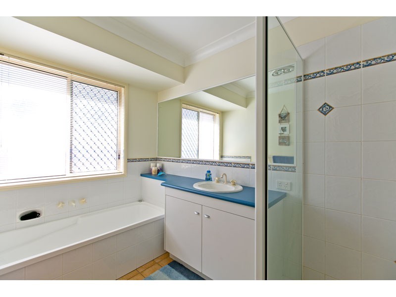 24 Farnham Street, Wellington Point QLD 4160