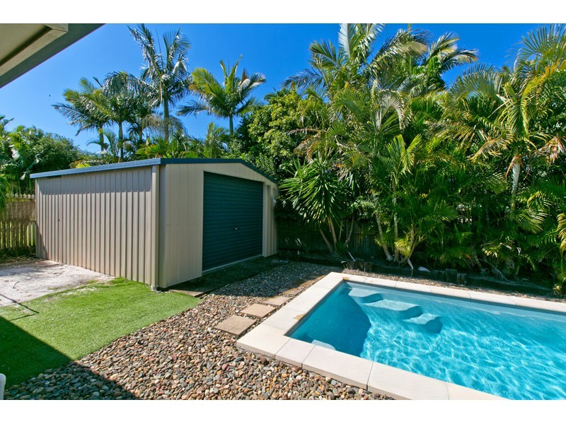 24 Farnham Street, Wellington Point QLD 4160