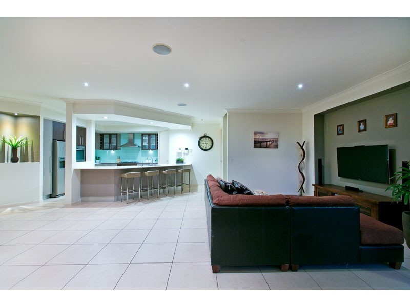 43 Whepstead Avenue, Wellington Point QLD 4160