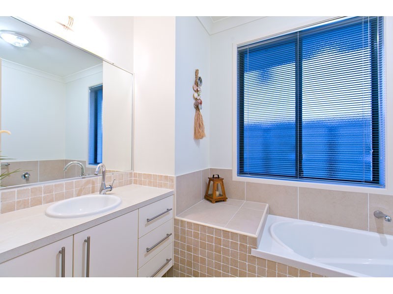 43 Whepstead Avenue, Wellington Point QLD 4160