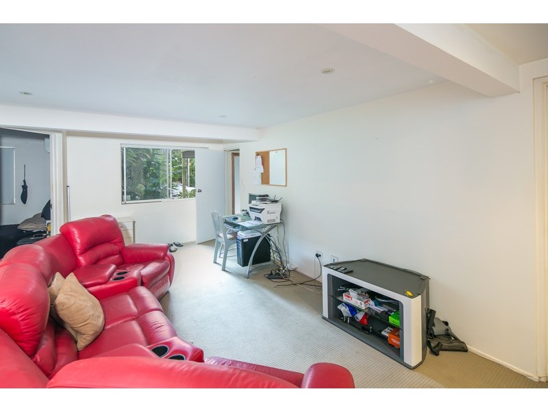 9 Bovingdon Street, Birkdale QLD 4159