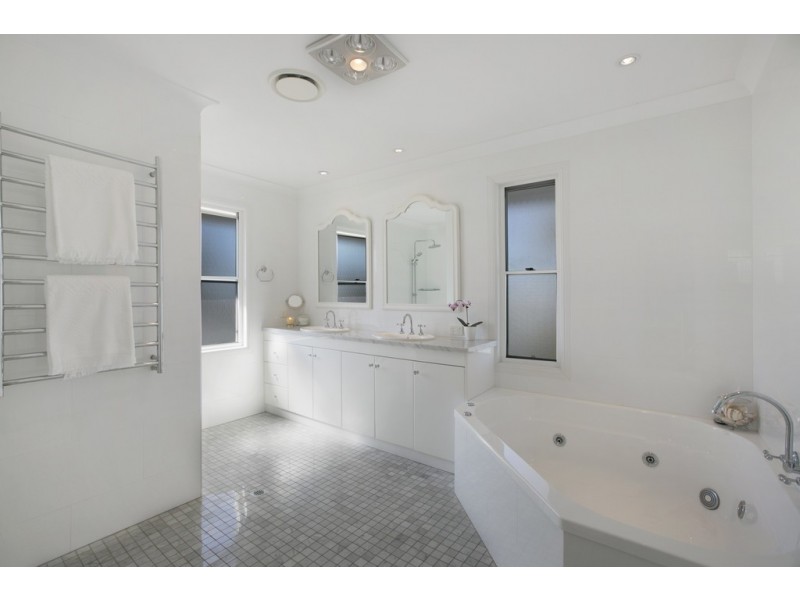 6 Boom Court, Birkdale QLD 4159