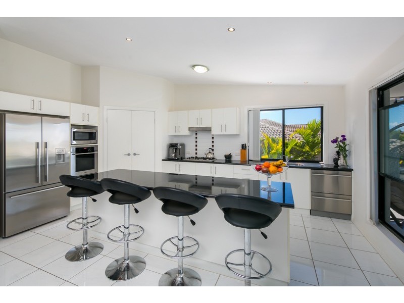 15 Cypress Street, Redland Bay QLD 4165