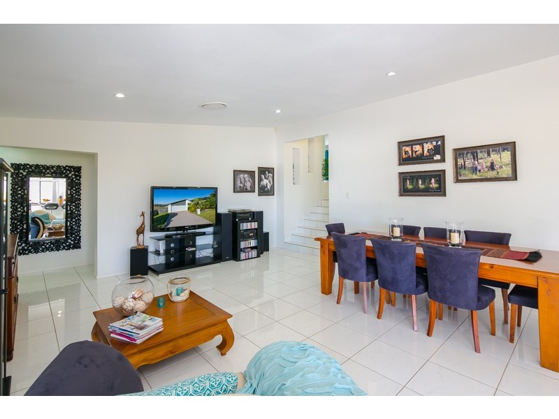 15 Cypress Street, Redland Bay QLD 4165