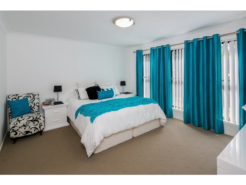 15 Cypress Street, Redland Bay QLD 4165