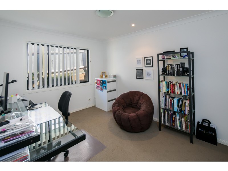 15 Cypress Street, Redland Bay QLD 4165