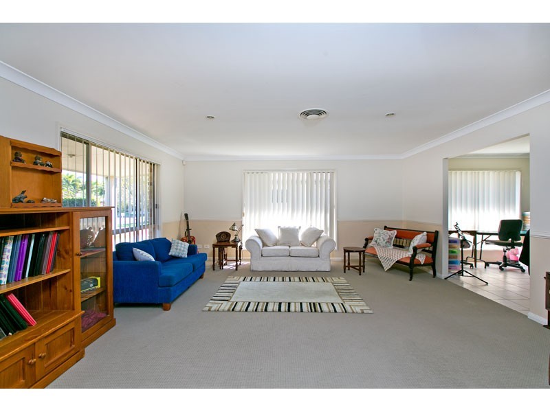 27 Windsong Circuit, Cleveland QLD 4163