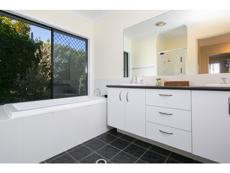 16 Whitby Place, Thornlands QLD 4164