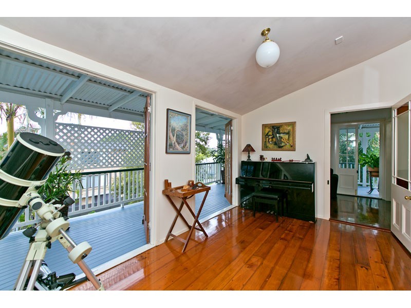 68 Sackville Street, Greenslopes QLD 4120