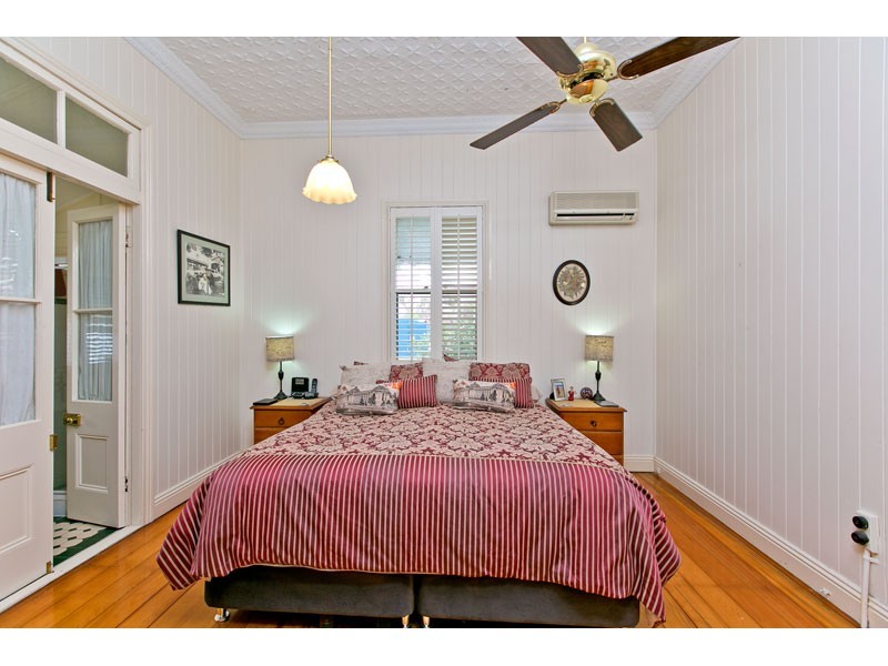 68 Sackville Street, Greenslopes QLD 4120