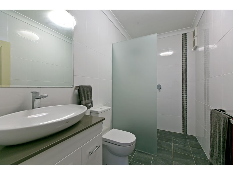 68 Sackville Street, Greenslopes QLD 4120