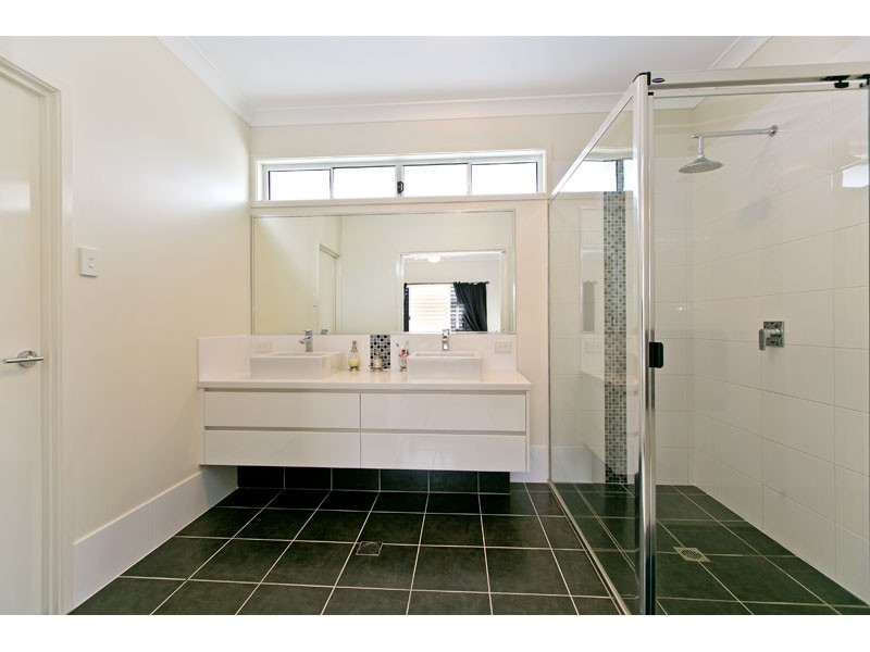348 Main Road, Wellington Point QLD 4160