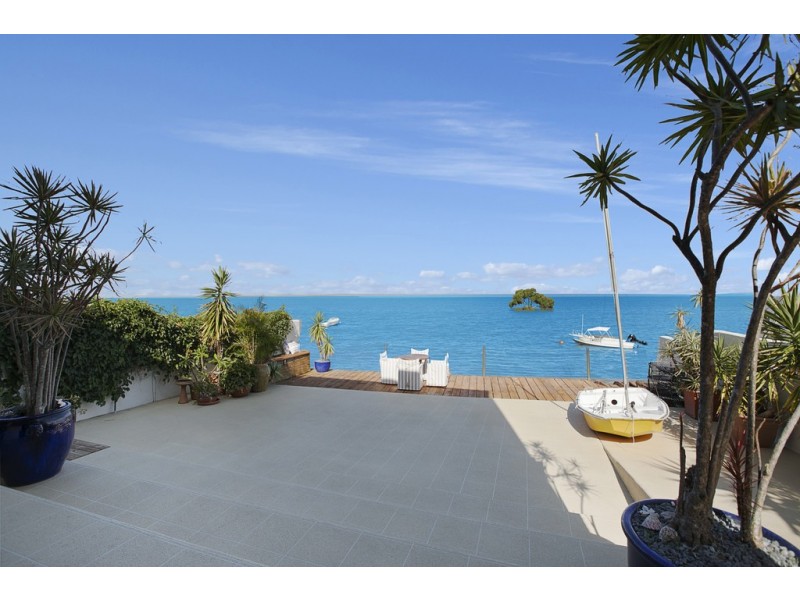 107 Shore Street North, Cleveland QLD 4163