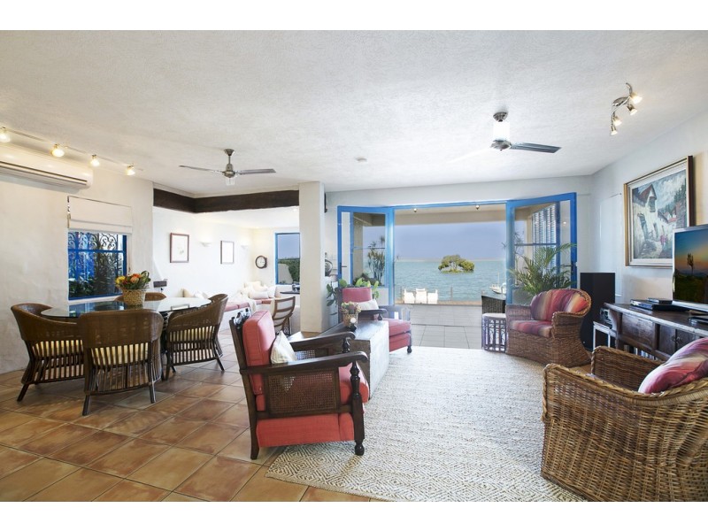 107 Shore Street North, Cleveland QLD 4163