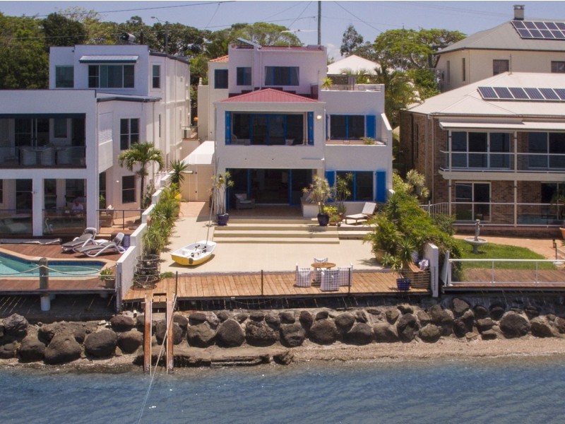 107 Shore Street North, Cleveland QLD 4163