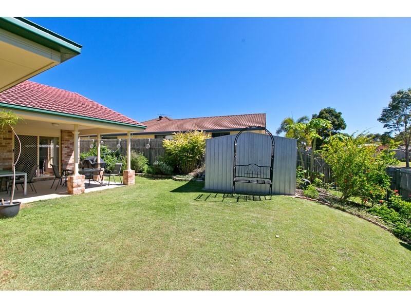 1 Potts Place, Redland Bay QLD 4165