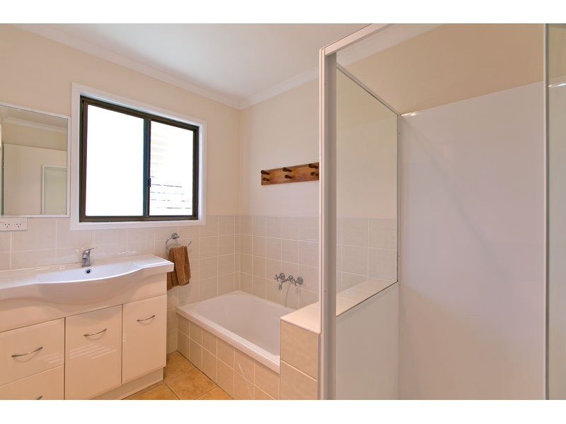 5 Owen St, Wellington Point QLD 4160