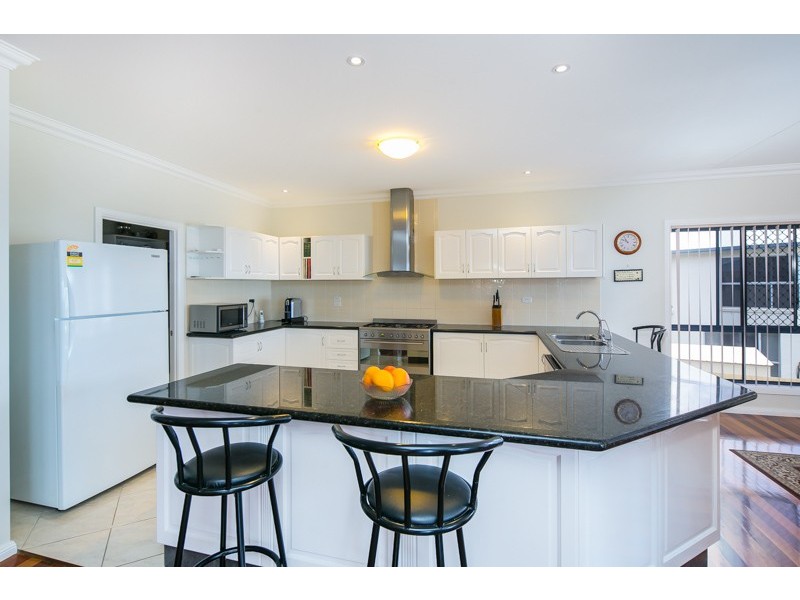 17 Bedarra Street, Redland Bay QLD 4165