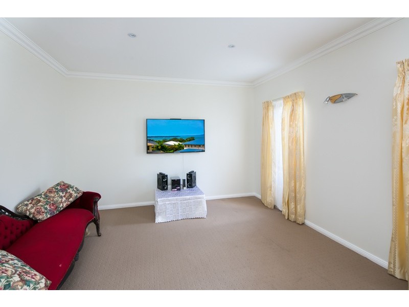 17 Bedarra Street, Redland Bay QLD 4165
