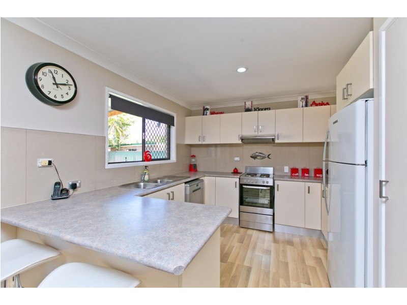 10 Linda Street, Birkdale QLD 4159