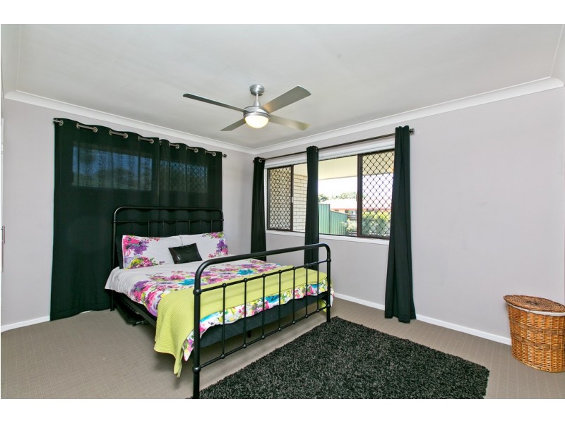 10 Linda Street, Birkdale QLD 4159