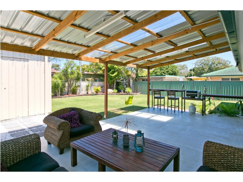 10 Linda Street, Birkdale QLD 4159