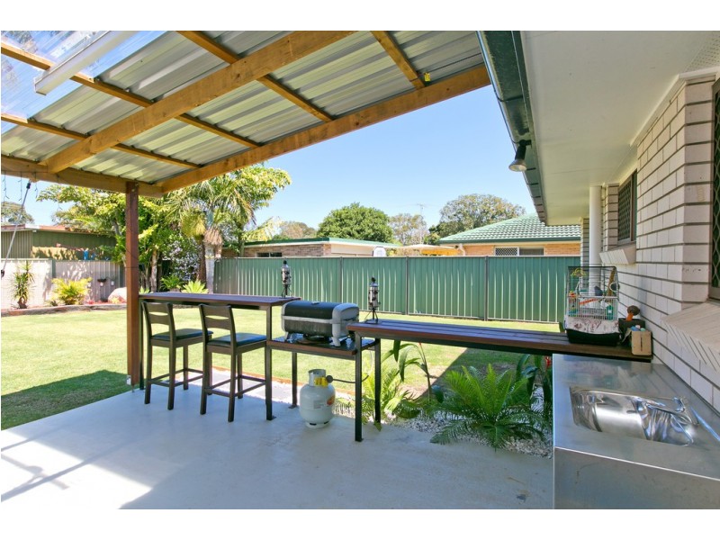 10 Linda Street, Birkdale QLD 4159