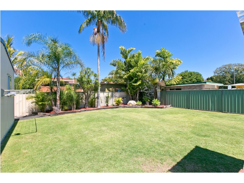 10 Linda Street, Birkdale QLD 4159