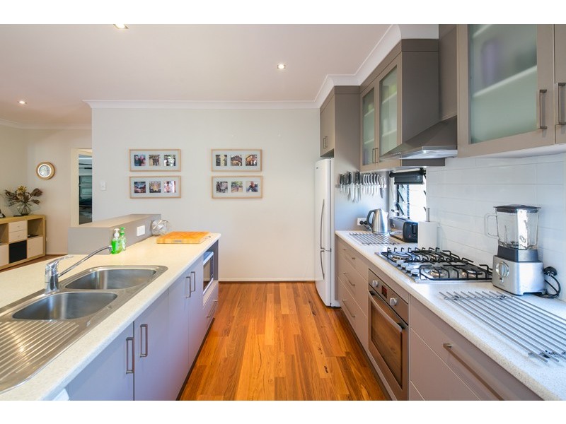 20 Riseborough Terrace, Cleveland QLD 4163