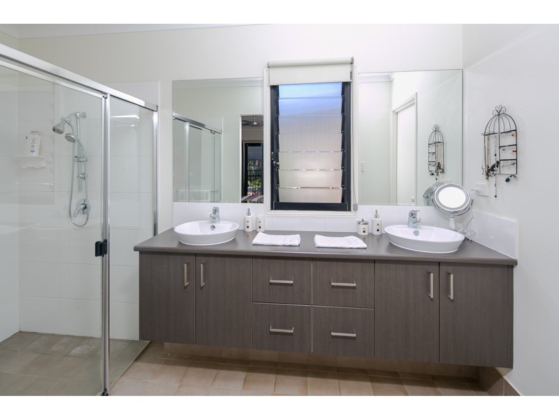 20 Riseborough Terrace, Cleveland QLD 4163