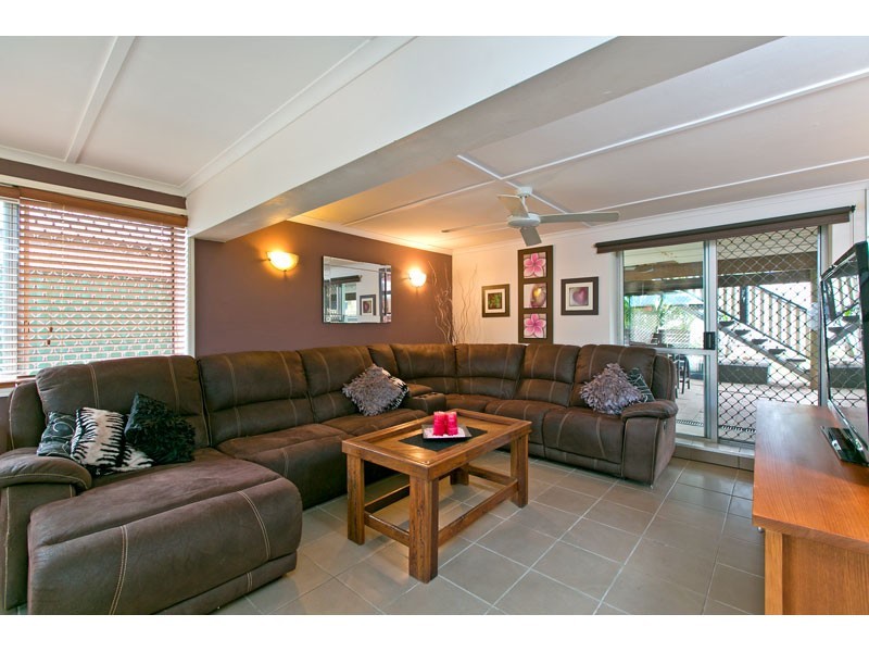 12 Currawong Drive, Birkdale QLD 4159