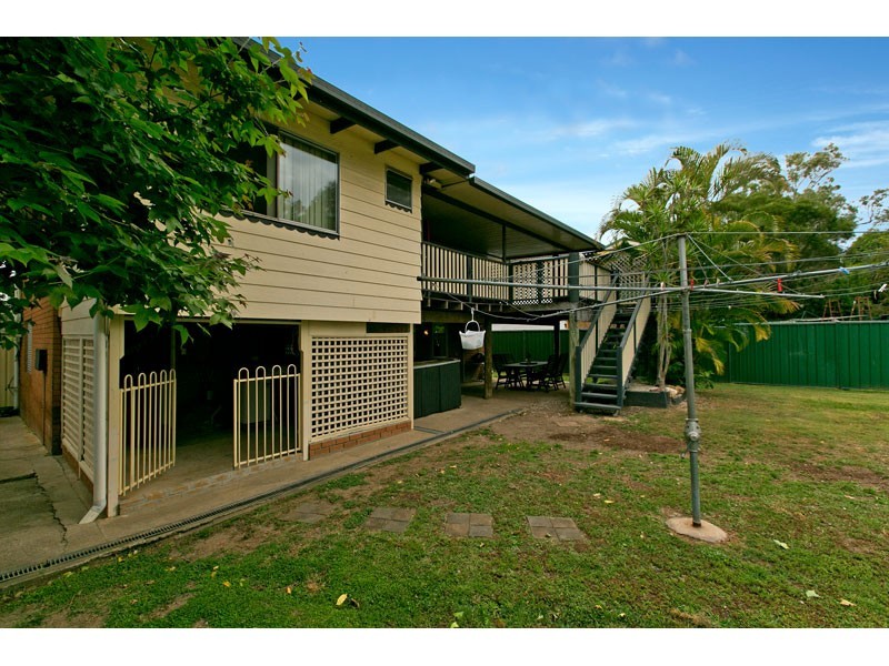 12 Currawong Drive, Birkdale QLD 4159