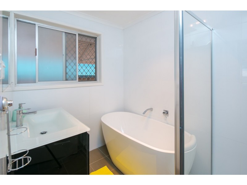 136 Bainbridge Street, Ormiston QLD 4160