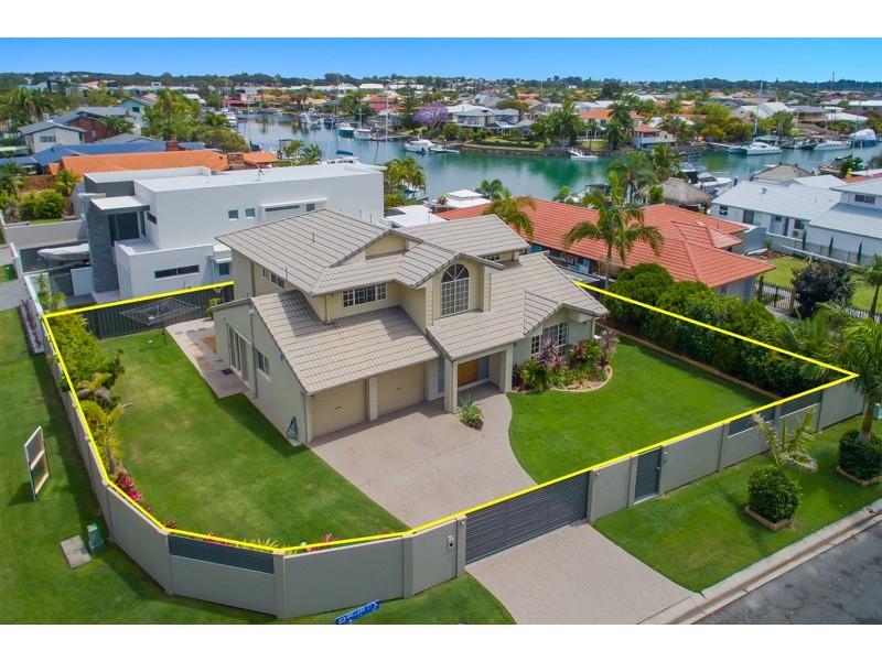 2 Bollard Court, Raby Bay QLD 4163