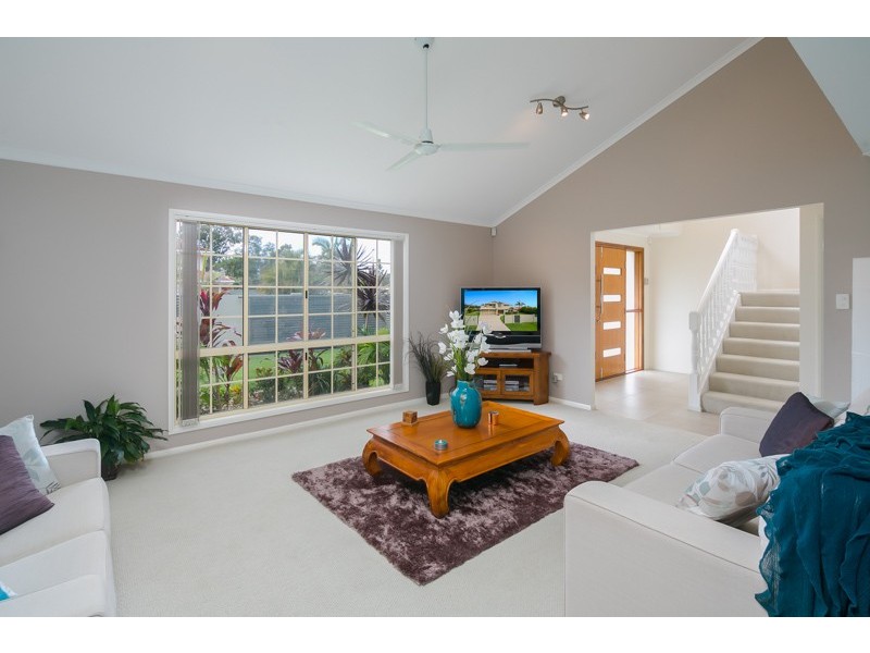 2 Bollard Court, Raby Bay QLD 4163