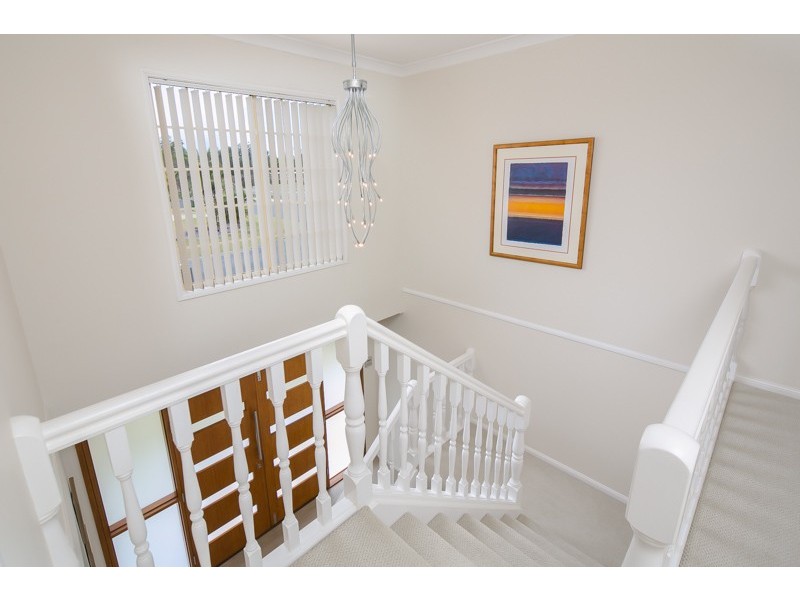 2 Bollard Court, Raby Bay QLD 4163