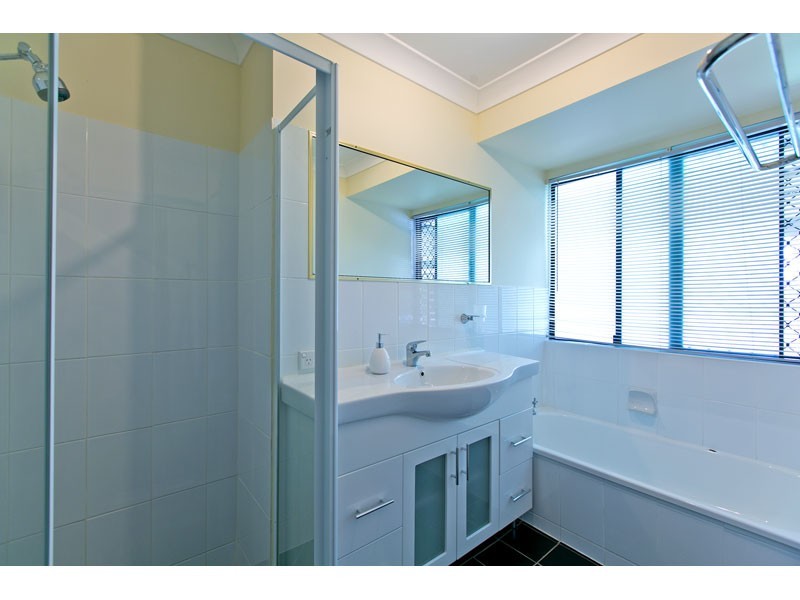 13 Catherine Street, Birkdale QLD 4159