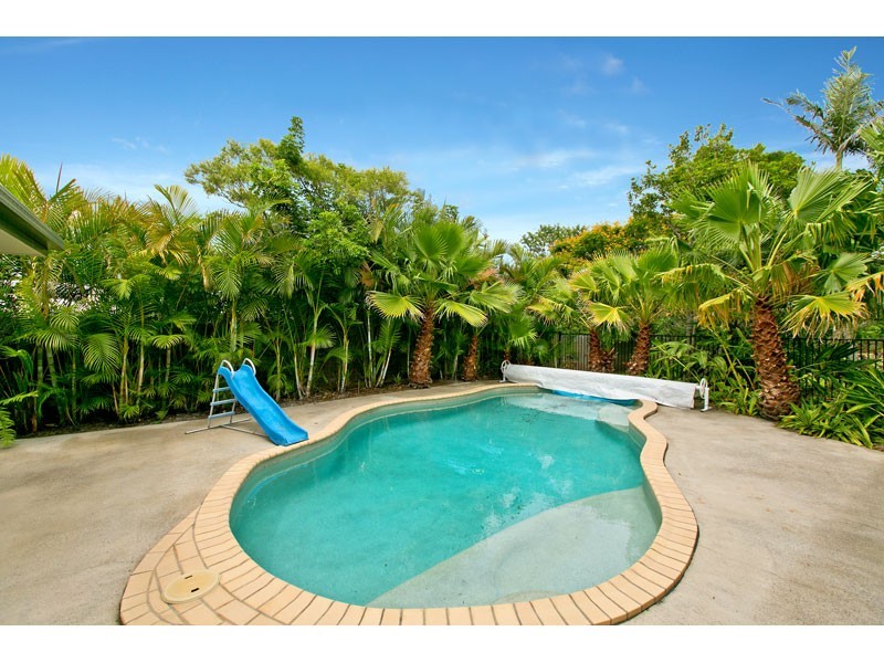 13 Catherine Street, Birkdale QLD 4159