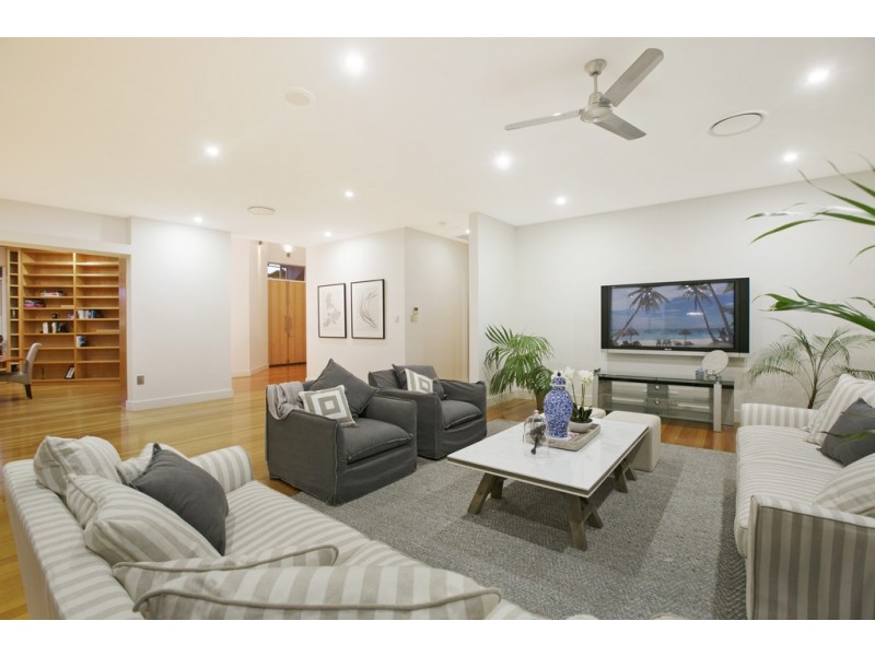 14 Downwind Court, Birkdale QLD 4159