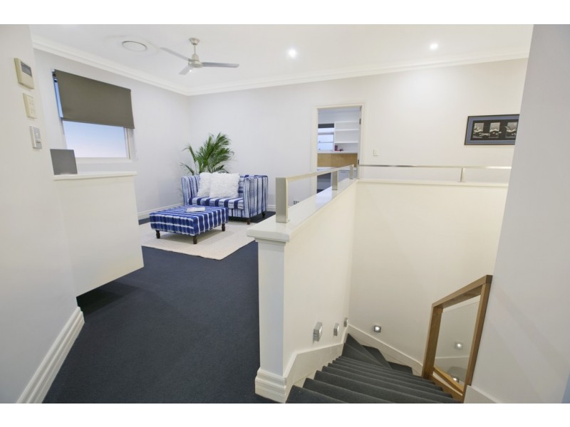 14 Downwind Court, Birkdale QLD 4159