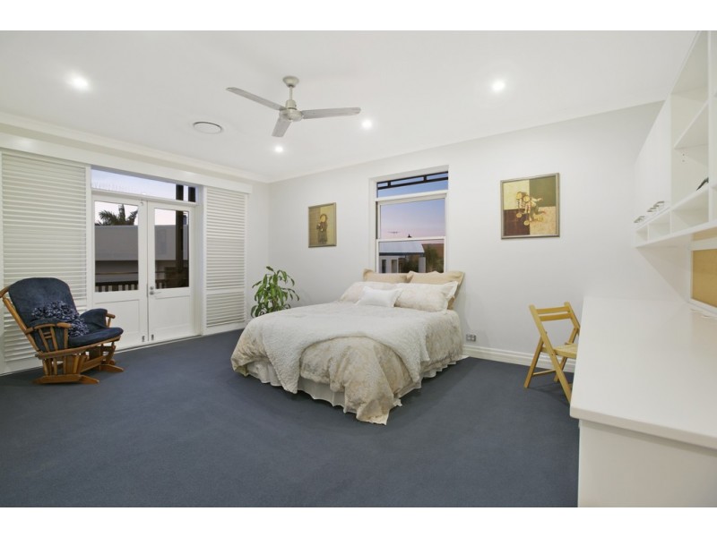 14 Downwind Court, Birkdale QLD 4159