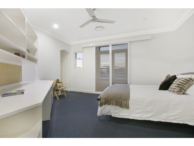 14 Downwind Court, Birkdale QLD 4159