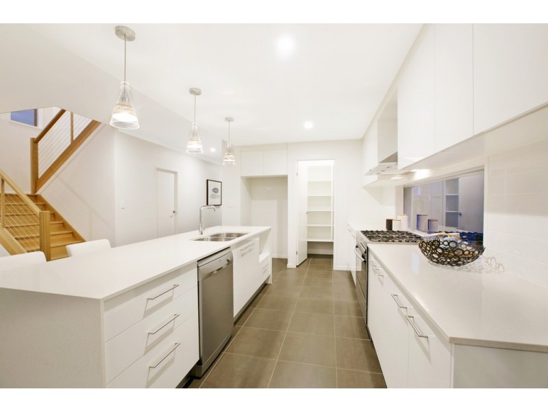 3 Bee Street, Ormiston QLD 4160