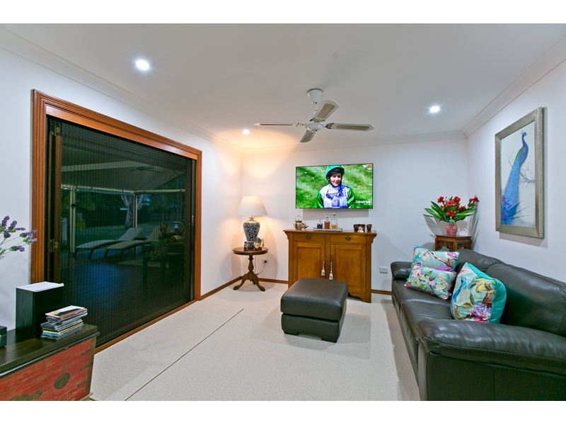 33 Flamingo Crescent, Thornlands QLD 4164