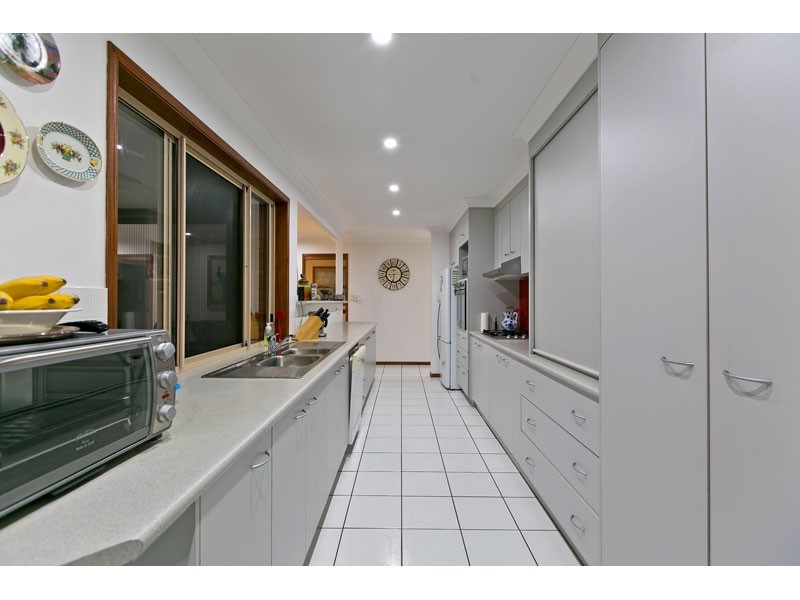 33 Flamingo Crescent, Thornlands QLD 4164