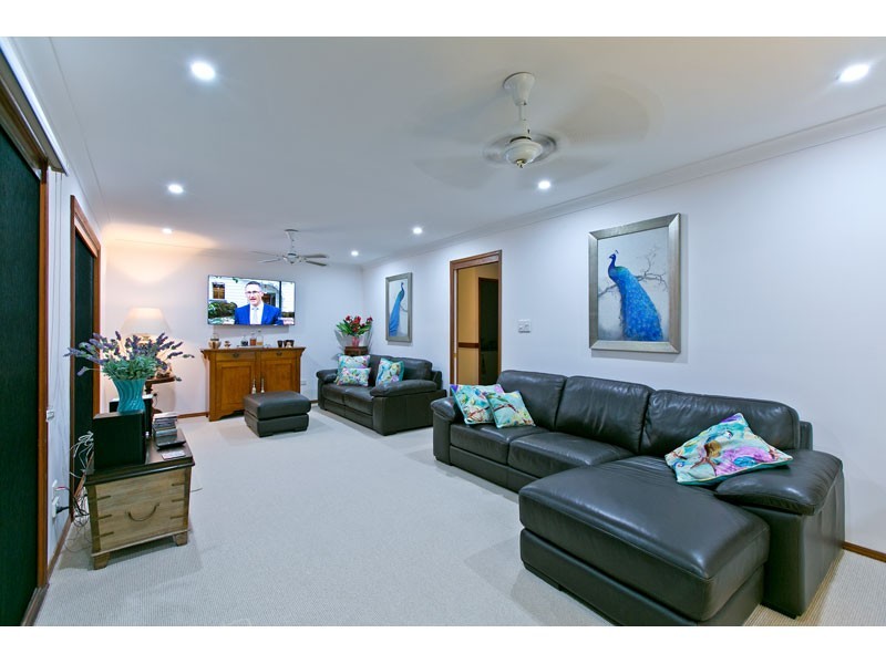 33 Flamingo Crescent, Thornlands QLD 4164