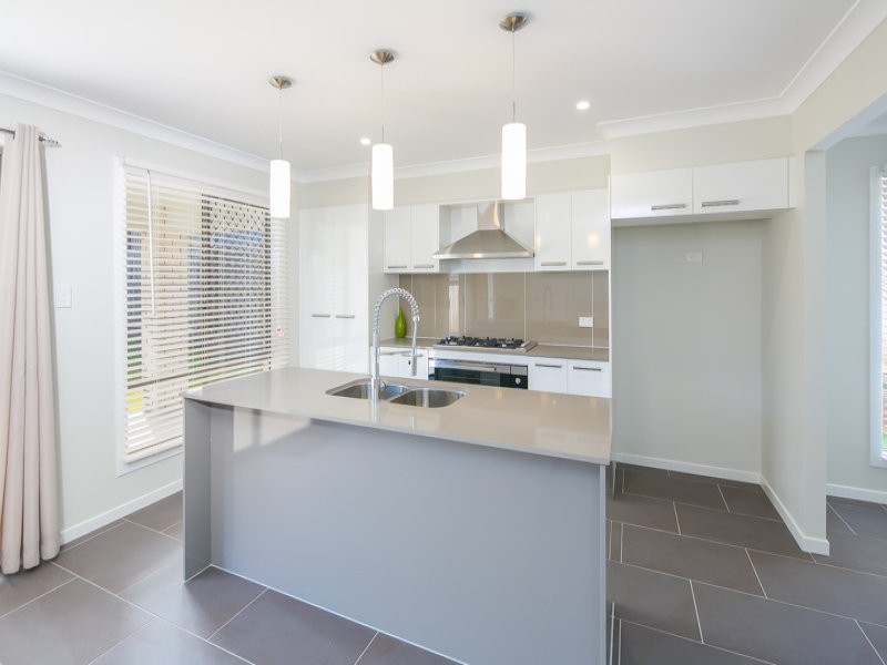 100 Spurs Drive, Wellington Point QLD 4160