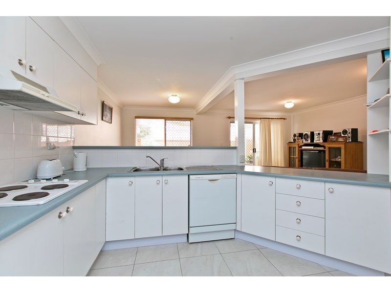 2/2 Channel Street, Cleveland QLD 4163