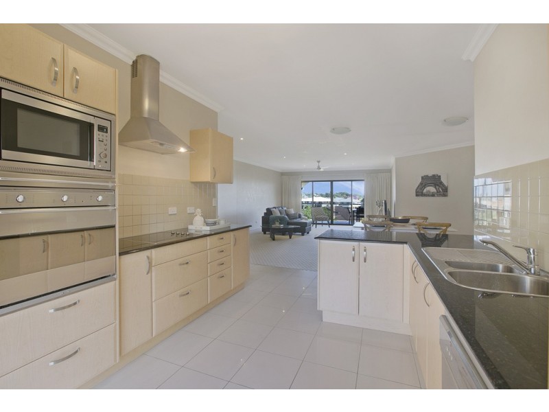 10-12 Esperance Court, Raby Bay QLD 4163