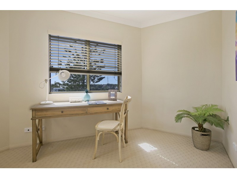 10-12 Esperance Court, Raby Bay QLD 4163